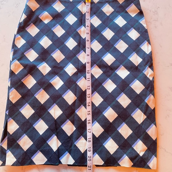 Ann Taylor cream & blue pencil skirt - Picture 7 of 9